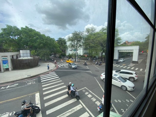 成大店霸角窗二樓出租,台南市東區勝利路