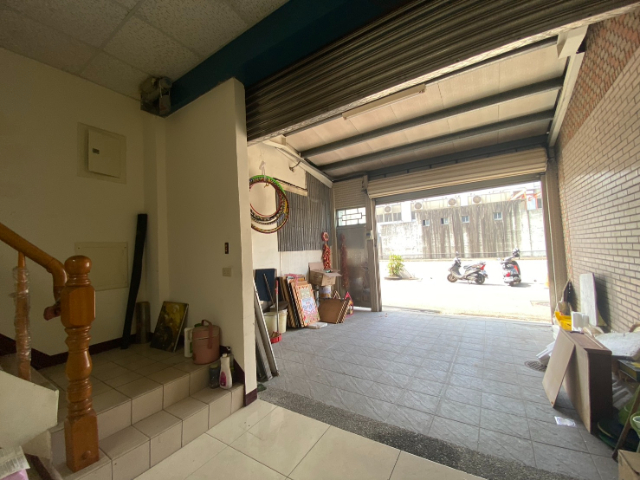 安平工業區芳鄰車庫透天,台南市南區中華西路一段