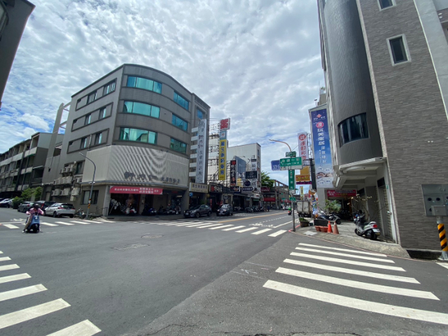 崇明國小芳鄰騎樓透天,台南市東區崇德路