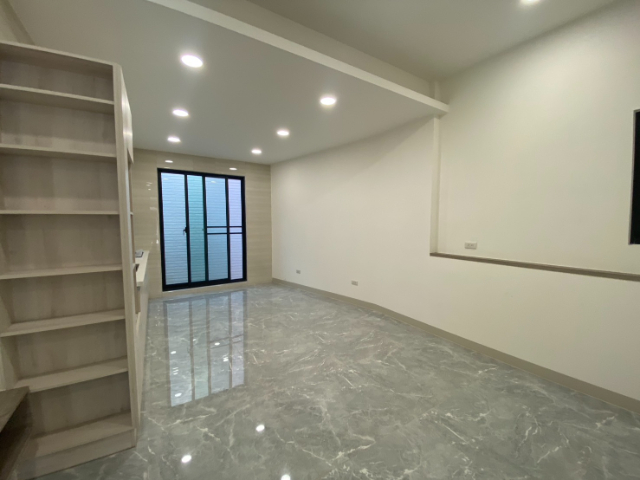 建興學區稀有面寬車墅,台南市中西區大同路一段