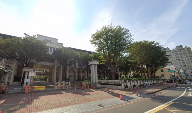 東門路靜巷面寬透天,台南市東區東門路三段