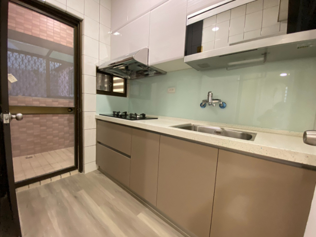 崇明學區景觀靚麗美三房,台南市東區崇德十八街