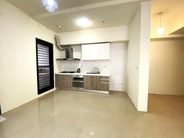 南副都心菁華和築三房平車,台南市東區崇賢三路