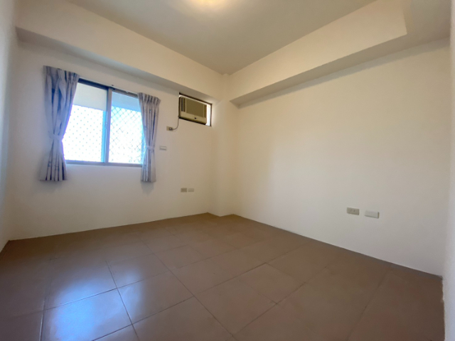 探索公園芳鄰三房車位華廈,台南市永康區永中街