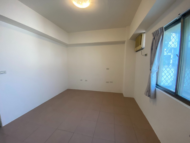 探索公園芳鄰三房車位華廈,台南市永康區永中街