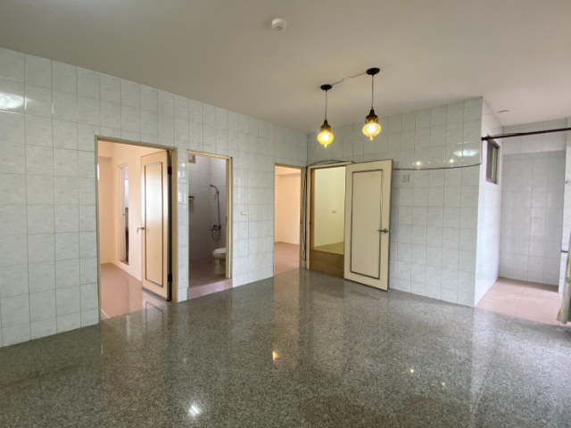 探索公園芳鄰三房車位華廈,台南市永康區永中街